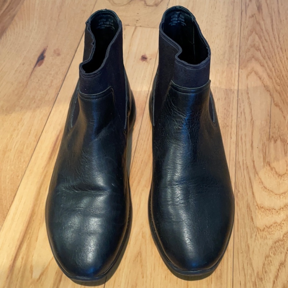 Cole Hahn 3Zerogrand water resistant ankle boots.